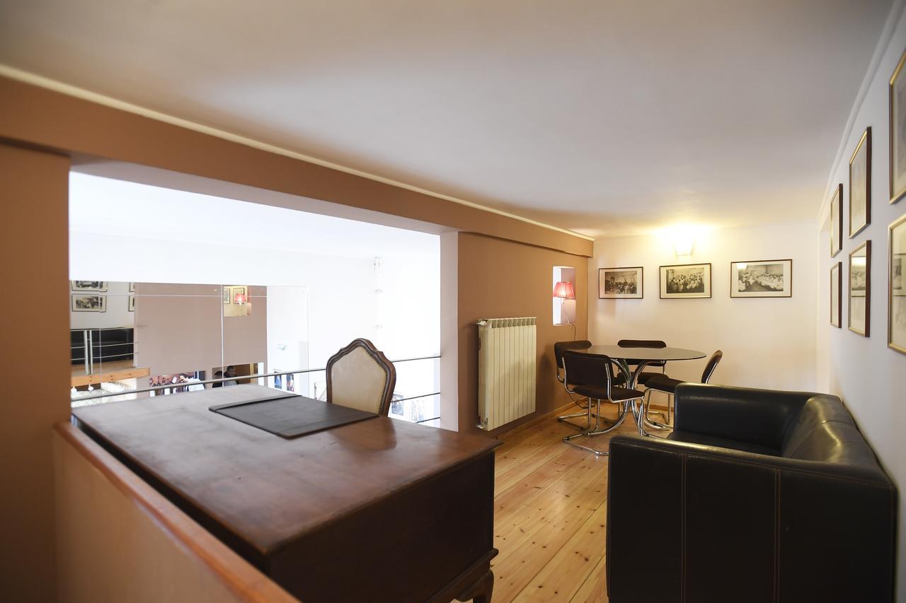 Lo Apartment *